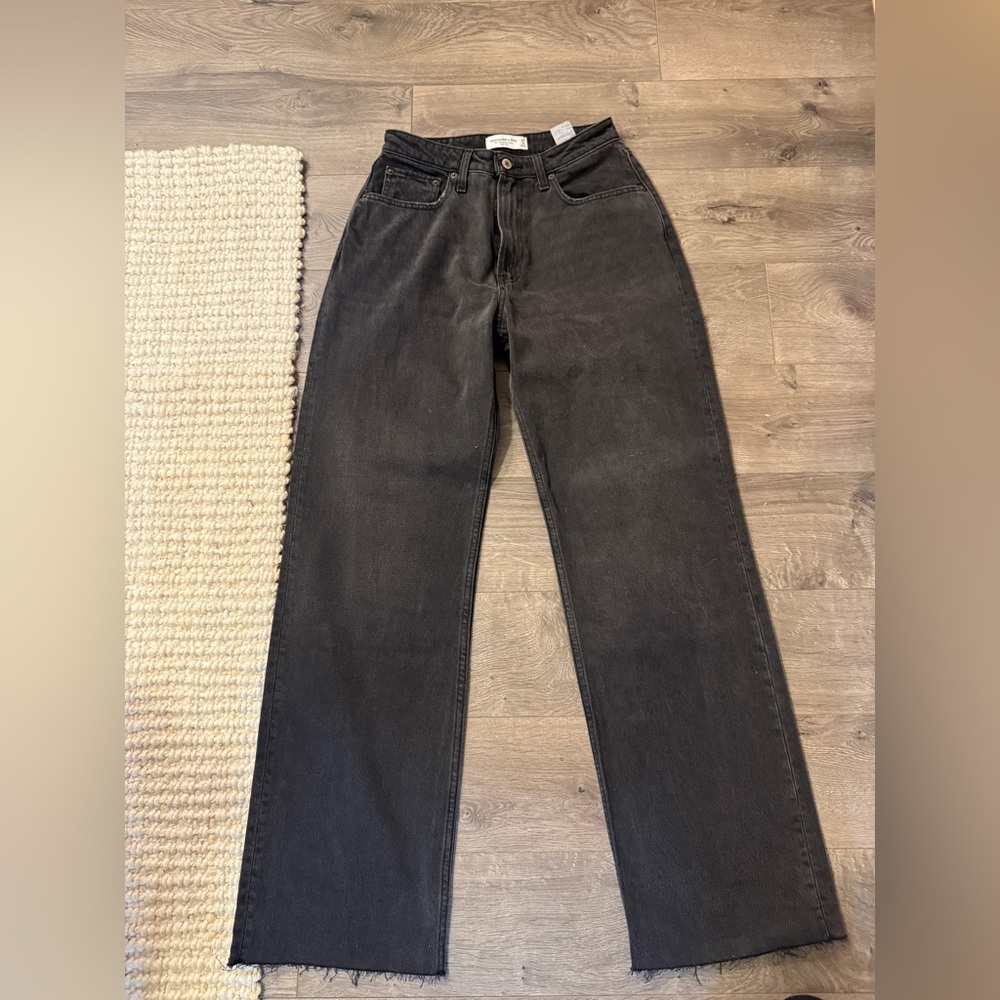 NWT Abercrombie & Fitch 90s relaxed Jean high rise curve love